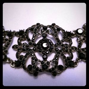 Black Stone Vintage Style Choker & Earrings